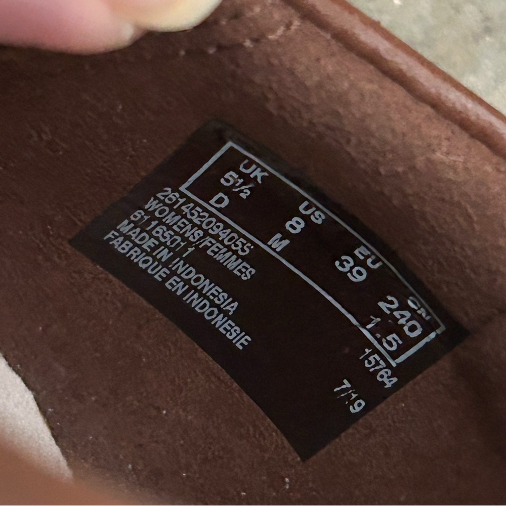 Clarks Womens Brown Leather Loafers size 8 nearly new - Picture 3 of 7